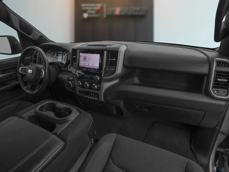 2027 Chrysler Pacifica Select AWD, rot, 0 km, Import Kanada — Foto 11 z 11