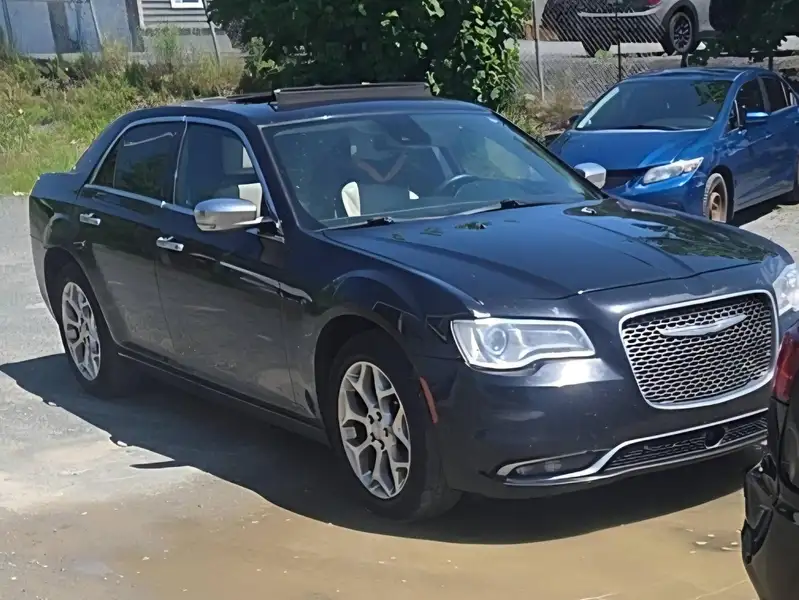 2016 Chrysler 300C Platinum, schwarz, 170.000 km, Import Kanada — Foto 1