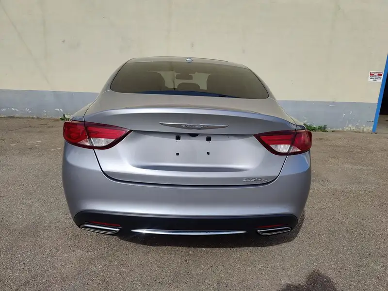 2016 Chrysler 200 C | NAV | Bluetooth | Backup Camera |, silber, 157.618 km, Import Kanada — Foto 3 z 12