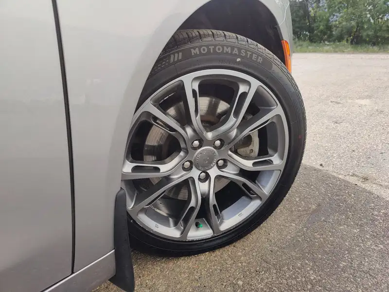 2016 Chrysler 200 C | NAV | Bluetooth | Backup Camera |, silber, 157.618 km, Import Kanada — Foto 6 z 12