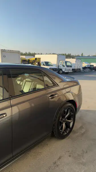 2023 Chrysler 300 300S, grau, 19.100 km, Import Kanada — Foto 9 z 12