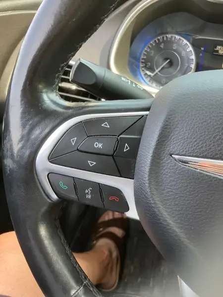 2016 Chrysler 200 Limited, weiß, 115.200 km, Import Kanada — Foto 10 z 10
