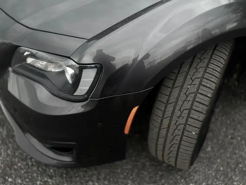 2022 Chrysler 300, schwarz, 78.000 km, Import Kanada — Foto 3 z 12