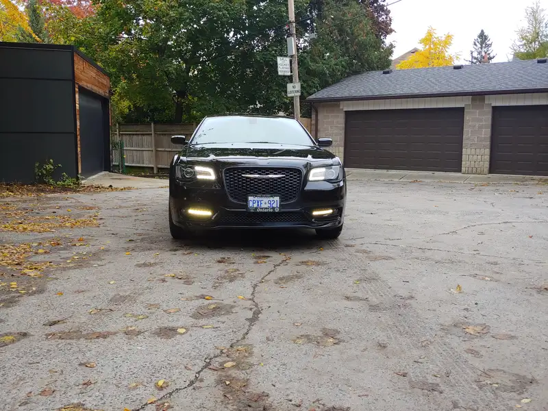2019 Chrysler 300 300S, schwarz, 265.300 km, Import Kanada — Foto 3 z 7