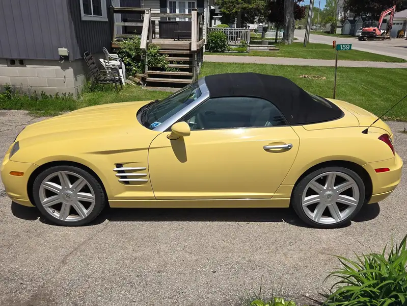 2005 Chrysler Crossfire Limited, gelb, 105.000 km, Import Kanada — Foto 1