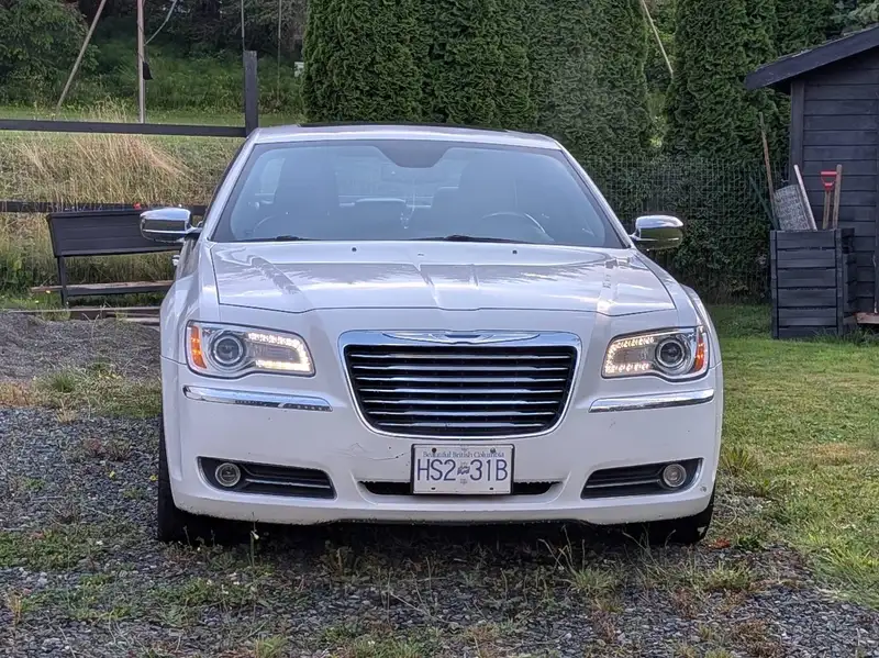 2011 Chrysler 300 300C, weiß, 132.500 km, Import Kanada — Foto 3 z 7