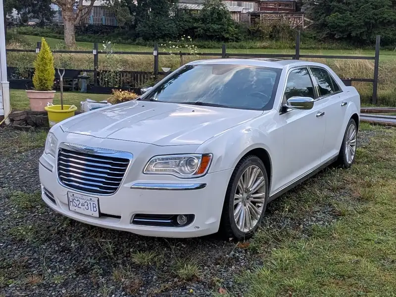2011 Chrysler 300 300C, weiß, 132.500 km, Import Kanada — Foto 6 z 7