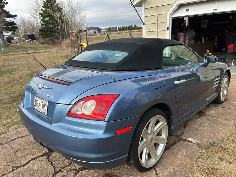 2005 Chrysler Crossfire Limited, blau, 132.779 km, Import Kanada — Foto 4 z 12