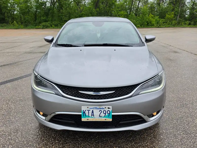 2016 Chrysler 200, silber, 195.000 km, Import Kanada — Foto 1