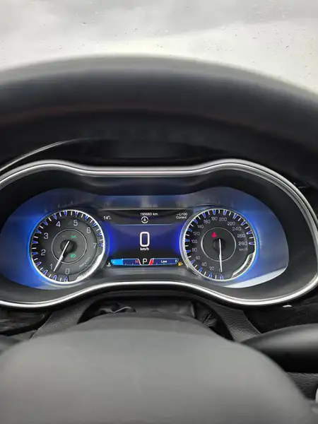 2016 Chrysler 200, silber, 195.000 km, Import Kanada — Foto 11 z 12