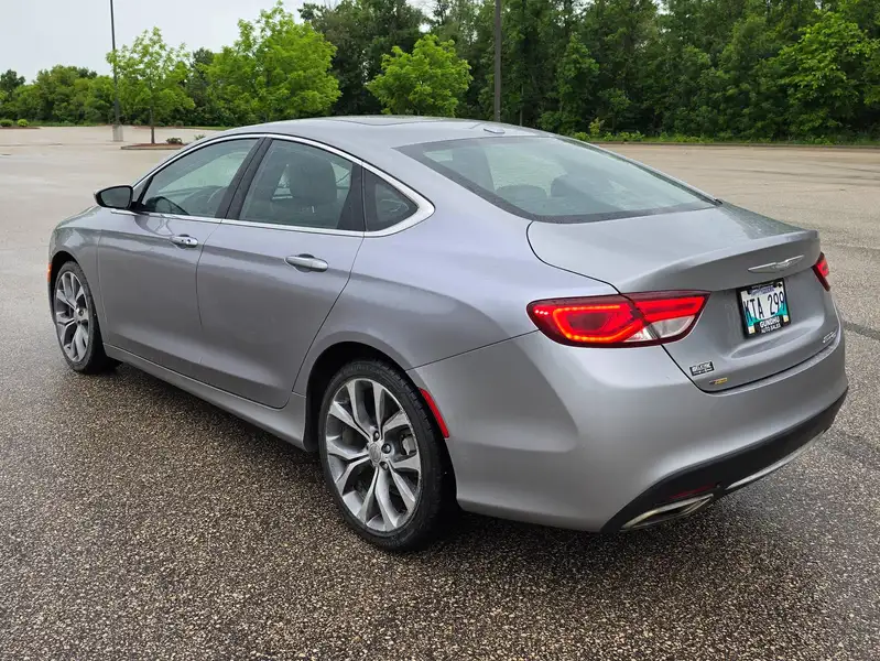 2016 Chrysler 200, silber, 195.000 km, Import Kanada — Foto 3 z 12