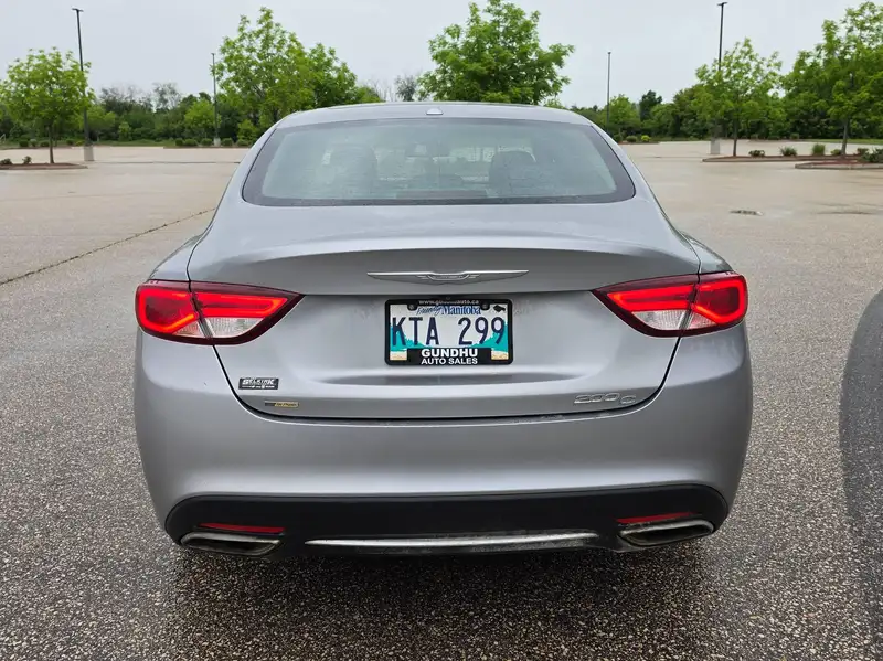 2016 Chrysler 200, silber, 195.000 km, Import Kanada — Foto 4 z 12