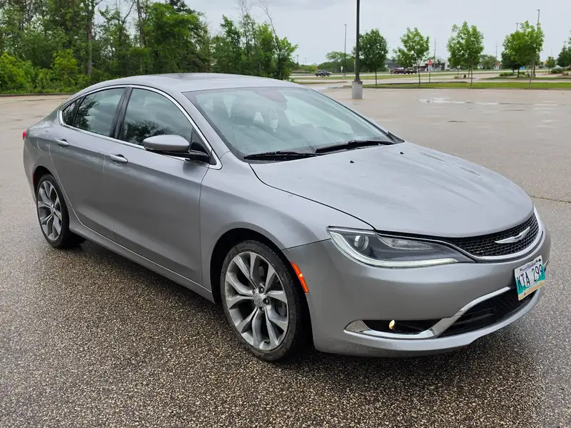 2016 Chrysler 200, silber, 195.000 km, Import Kanada — Foto 6 z 12