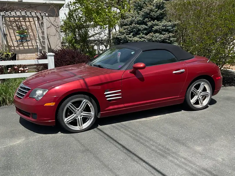 2005 Chrysler Crossfire Sleek, sporty, fun to drive., rot, 171.000 km, Import Kanada — Foto 1