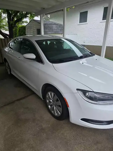 2016 Chrysler 200 LX, weiß, 59.000 km, Import Kanada — Foto 2 z 7