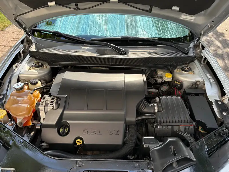 2008 Chrysler Sebring Limited, silber, 235.000 km, Import Kanada — Foto 7 z 12