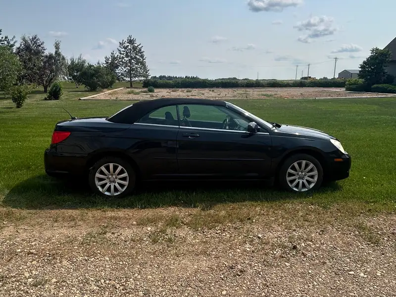 2010 Chrysler Sebring LX, schwarz, 131.850 km, Import Kanada — Foto 1