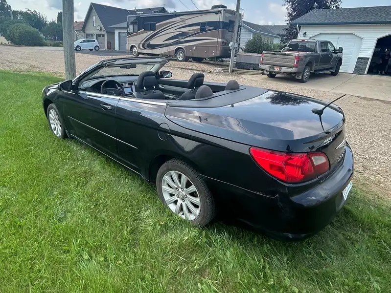 2010 Chrysler Sebring LX, schwarz, 131.850 km, Import Kanada — Foto 5 z 8