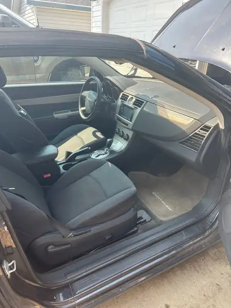 2010 Chrysler Sebring LX, schwarz, 131.850 km, Import Kanada — Foto 7 z 8