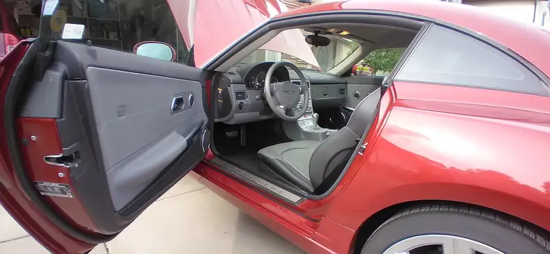 2005 Chrysler Crossfire 2dr Cpe Limited, rot, 32.000 km, Import Kanada — Foto 2 z 6