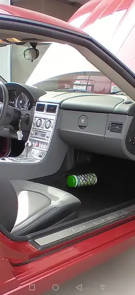 2005 Chrysler Crossfire 2dr Cpe Limited, rot, 32.000 km, Import Kanada — Foto 5 z 6