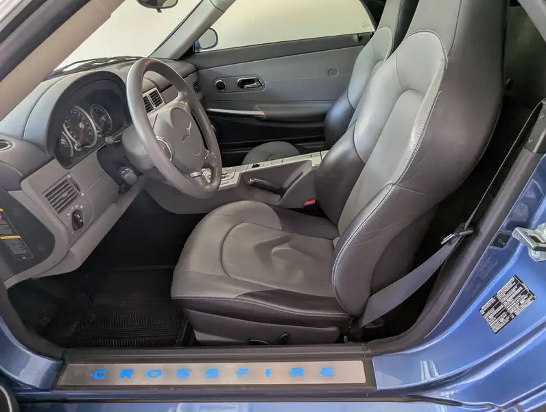 2005 Chrysler Crossfire Limited, blau, 124.200 km, Import Kanada — Foto 4 z 5