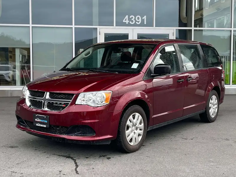 2020 Dodge Grand Caravan SE - No Accidents, BC Local & Back-up Camera, rot, 94.501 km, Import Kanada — Foto 1 z 12 2020 Dodge Grand Caravan SE - No Accidents, BC Local & Back-up Camera, rot, 94.501 km, Import Kanada — Foto 1 z 12