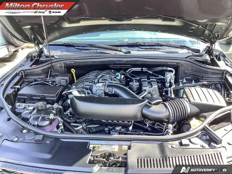 2027 Dodge Durango GT PLUS AWD, CAPTAIN CHAIRS, grün, 10 km, Import Kanada — Foto 10 z 12