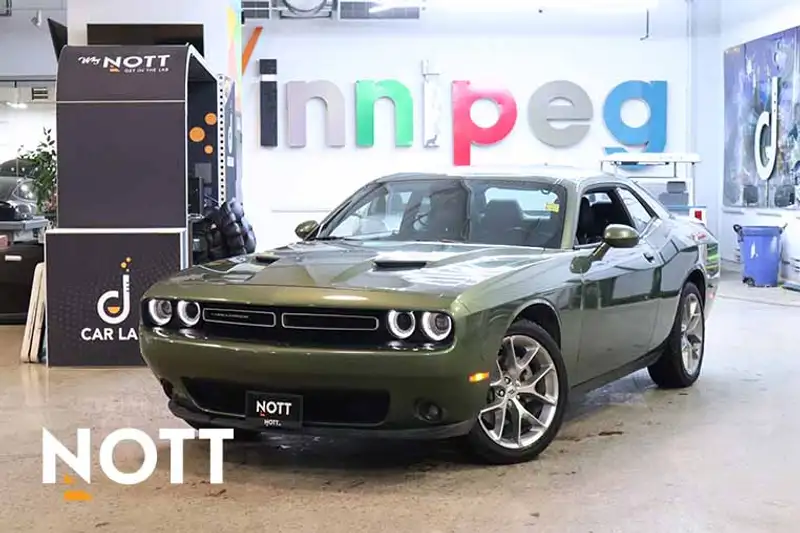 2023 Dodge Challenger SXT 2023 Dodge Challenger SXT / low KMs / No Accidents, grün, 13.131 km, Import Kanada — Foto 1