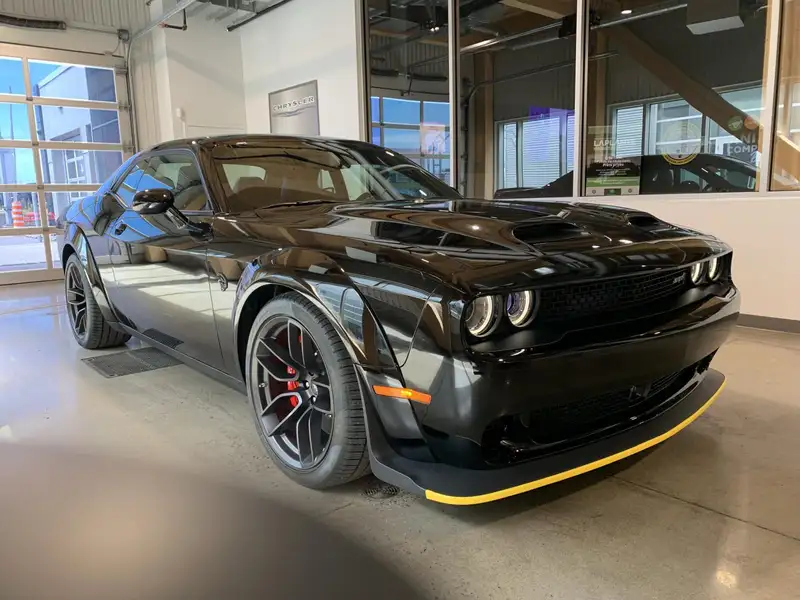 2023 Dodge Challenger SRT Hellcat Widebody Jailbreak RWD, schwarz, 57 km, Import Kanada — Foto 5 z 12