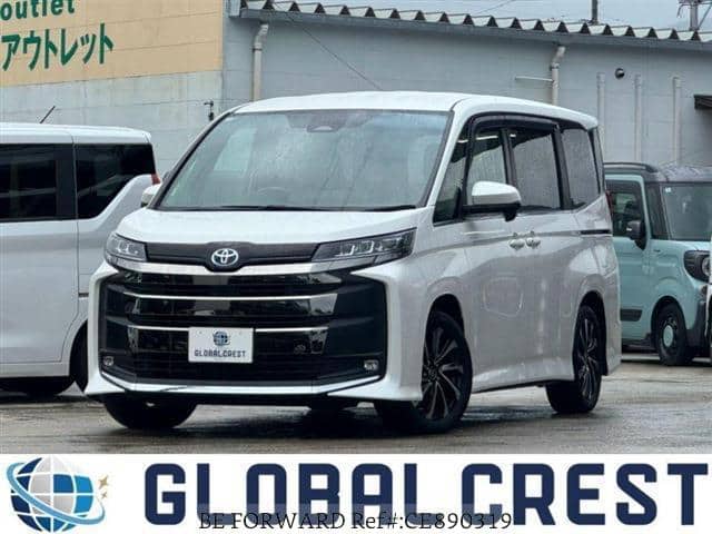 2025 Toyota Noah, 12.676 km, Import Japan — Foto 1