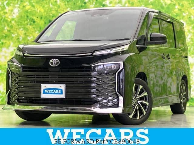 2022 Toyota Voxy, 29.000 km, Import Japan — Foto 1