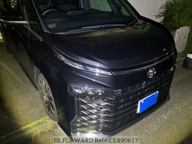2024 Toyota Voxy, 17.308 km, Import Japan — Foto 1