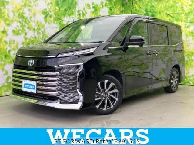 2023 Toyota Voxy, 30.000 km, Import Japan — Foto 1