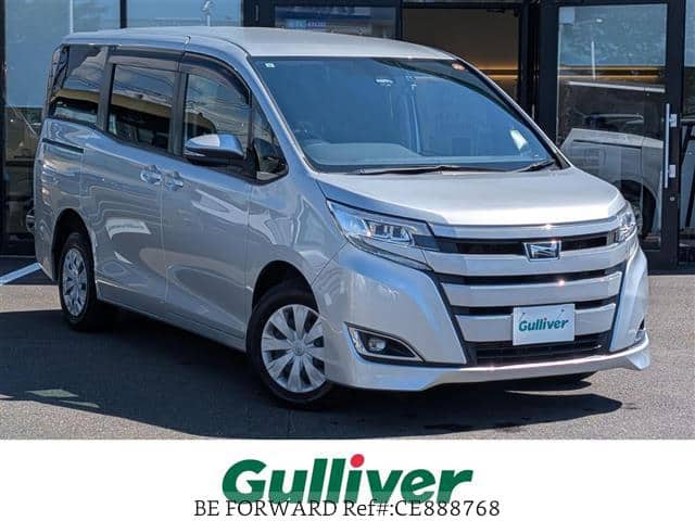 2021 Toyota Noah, 12.673 km, Import Japan — Foto 1