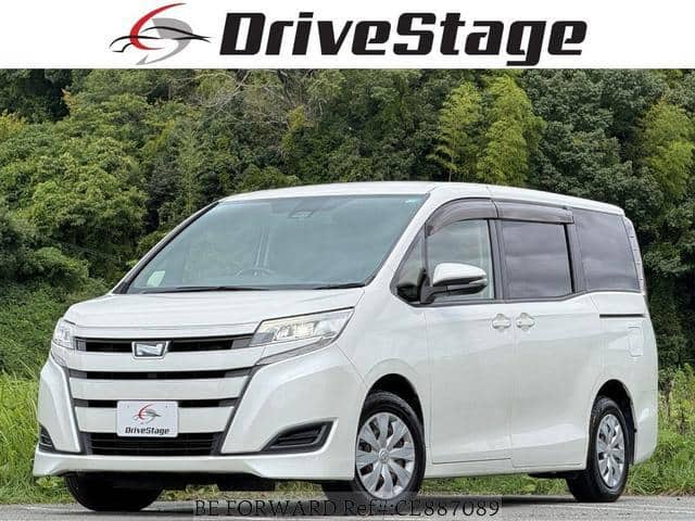 2017 Toyota Noah, 71.483 km, Import Japan — Foto 1