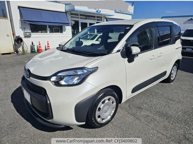 2022 Toyota Sienta, 17.300 km, Import Japan — Foto 1