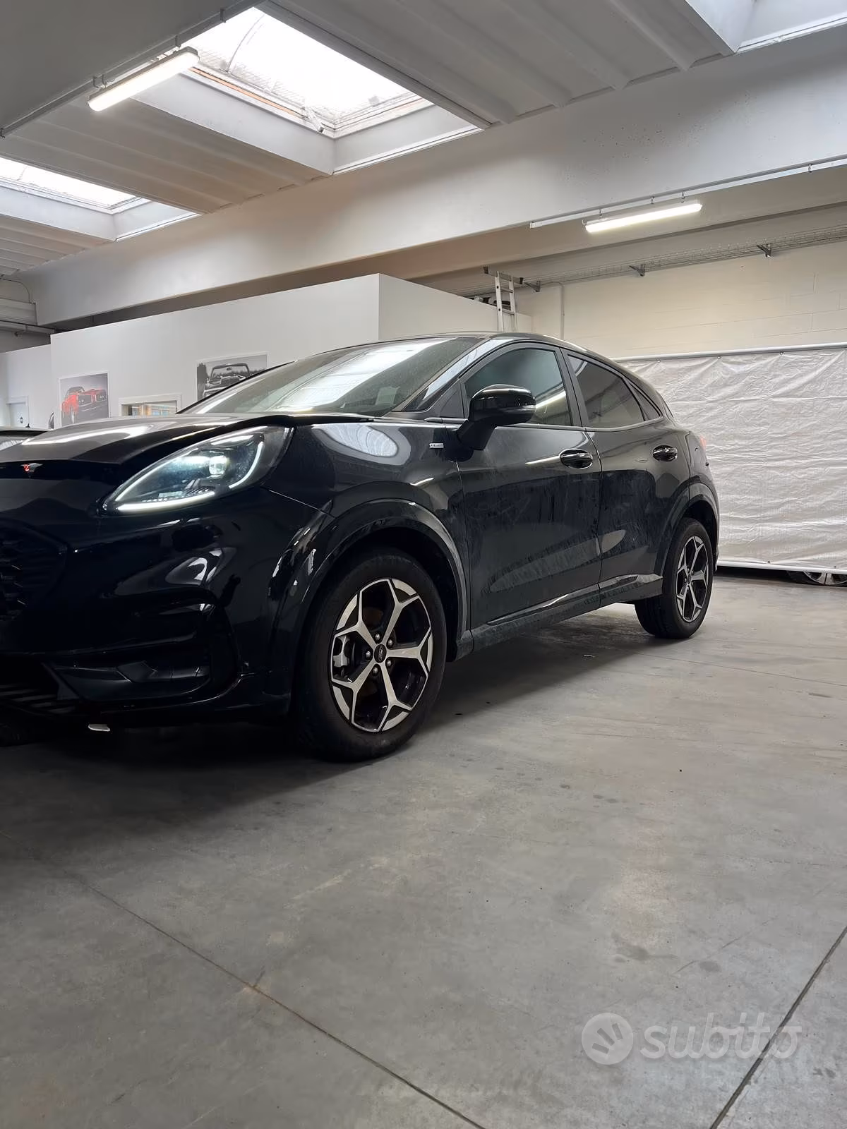 2025 Ford, Italien — Foto 1