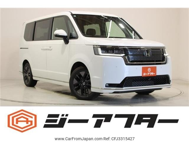 2025 Honda Stepwagon, 13.000 km, Import Japan — Foto 1