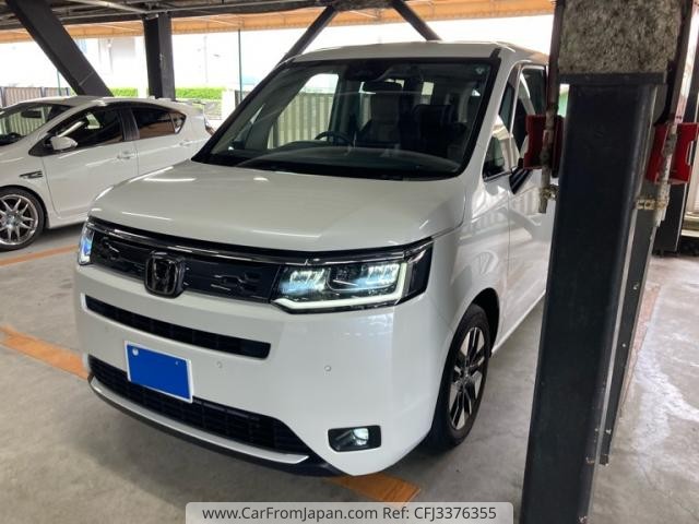 2024 Honda Stepwagon, 21.000 km, Import Japan — Foto 1