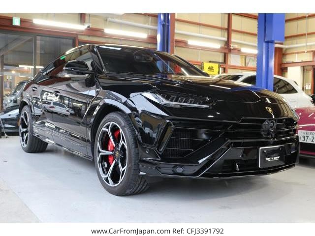 2024 Lamborghini Urus, 2.800 km, Import Japan — Foto 1