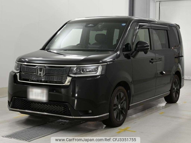 2024 Honda Stepwagon, 28.000 km, Import Japan — Foto 1