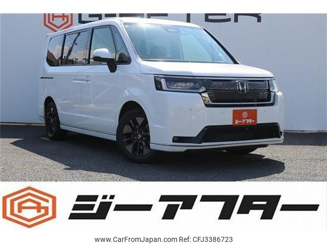 2025 Honda Stepwagon, 7.000 km, Import Japan — Foto 1