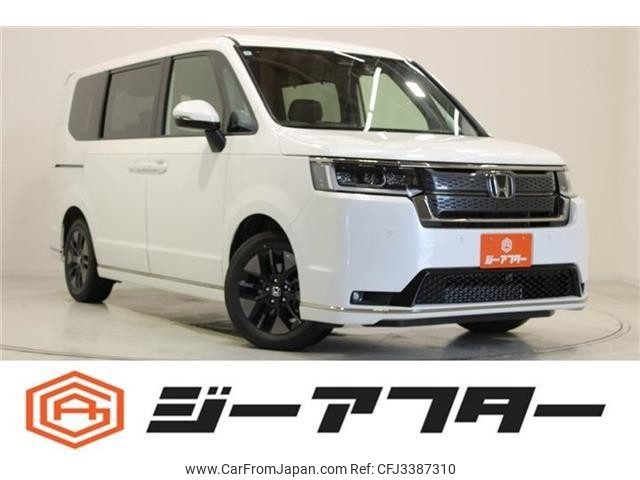 2025 Honda Stepwagon, 7.000 km, Import Japan — Foto 1