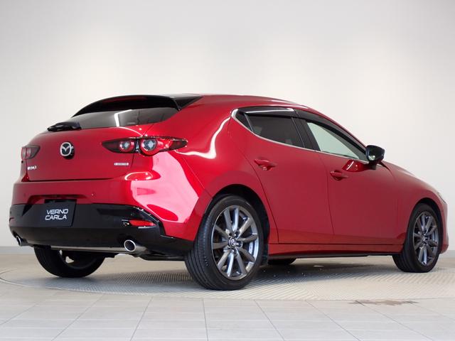 Mazda3 Fastback, Import Japan — Foto 15 z 40