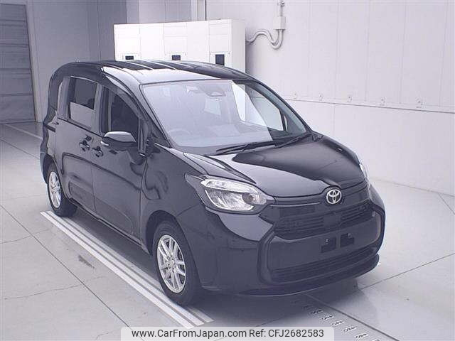 2023 Toyota Sienta, 12.000 km, Import Japan — Foto 1