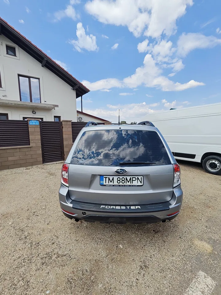 2011 Subaru Forester 2011, Rumänien — Foto 3 z 5