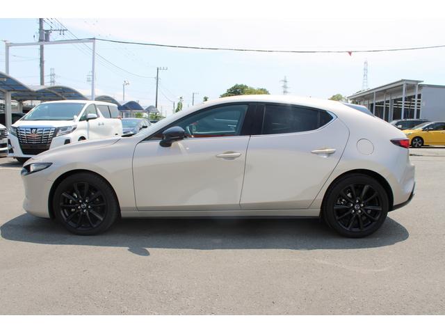 Mazda3 Fastback, Import Japan — Foto 8 z 40