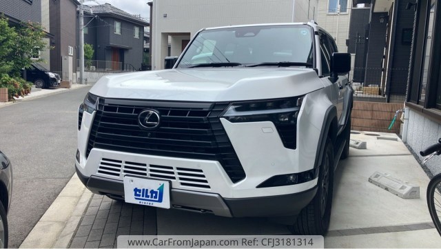 2026 Lexus GX, 700 km, Import Japan — Foto 1