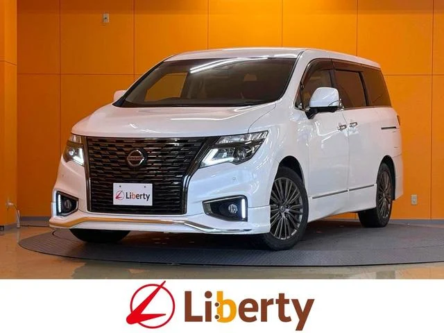 Nissan Elgrand, Import Japan — Foto 1